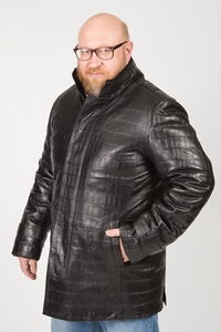 Кожаные куртки с мехом: мужской стиль для холодного времени года